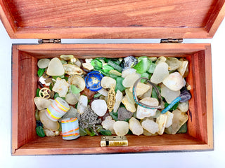 [Curtis, Tony. (1925–2010)] Wooden Box and Ephemera from the Estate of Tony Curtis