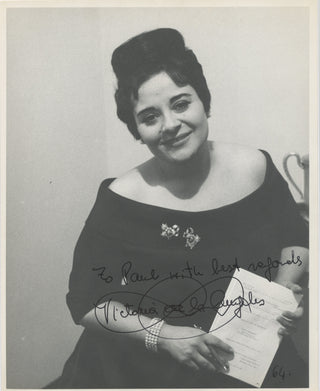 De Los Angeles, Victoria. (1923–2005) Signed Photograph