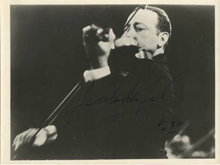 Heifetz, Jascha. (1901–1987) Signed Photograph