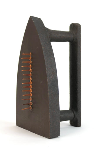 Ray, Man. (1890 - 1976) Cadeau [Gift]