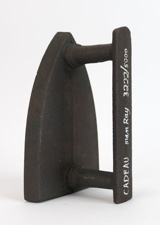 Ray, Man. (1890 - 1976) Cadeau [Gift]