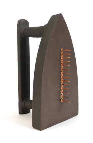 Ray, Man. (1890 - 1976) Cadeau [Gift]