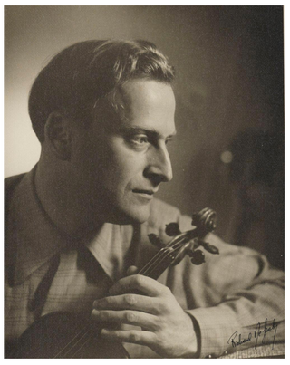 [Menuhin, Yehudi. (1916–1999)] de Grab, Richard. (1927–2001) Large Original Photograph – Signed by Photographer