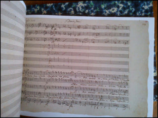 Mozart, Wolfgang Amadeus. (1756–1791) [Requiem mass, K.626] Requiem. Vollständige farbige Faksimile-Ausgabe im Originalformat der 2-teiligen Handschrift Mus. Hs. 17.561 aus dem Besitz der Österreichischen Nationalbibliothek. Herausgegeben und kommentiert