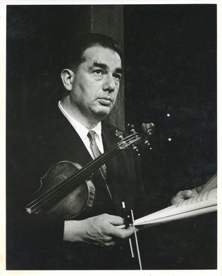 Shumsky, Oscar. (1917-2000) Original Photograph with Violin