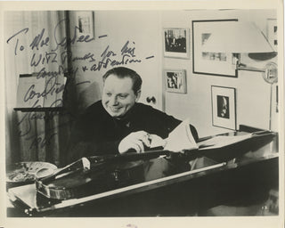 Stern, Isaac. (1920-2001)  Signed Photograph