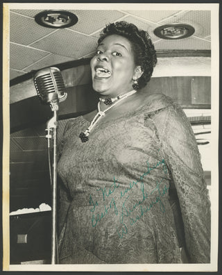 Washington, Dinah. (1924–1963) Signed Photograph
